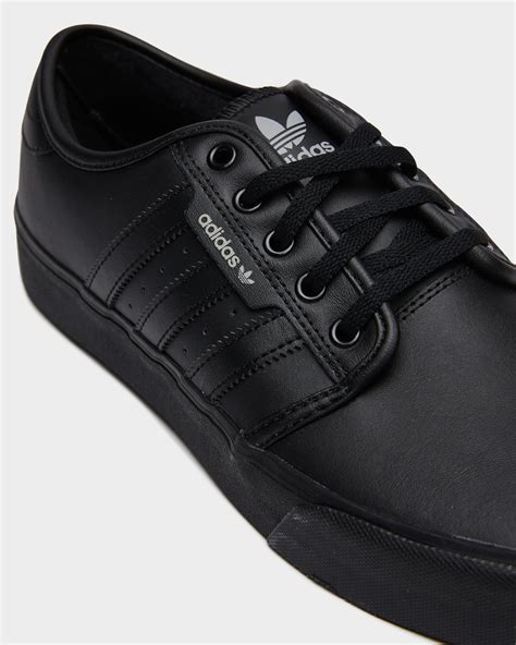 all black adidas shoes men